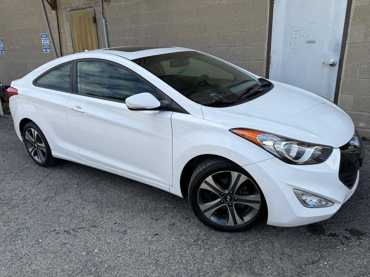 2013 Hyundai Elantra Coupe SE - Photo #3