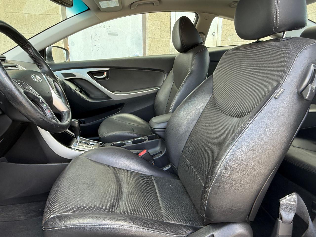 2013 Hyundai Elantra Coupe SE - Photo #10
