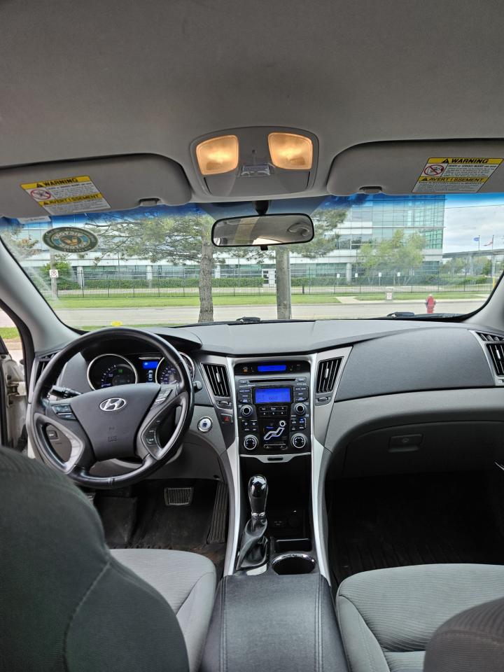 2013 Hyundai Sonata Hybrid Electric and Gas - Photo #17