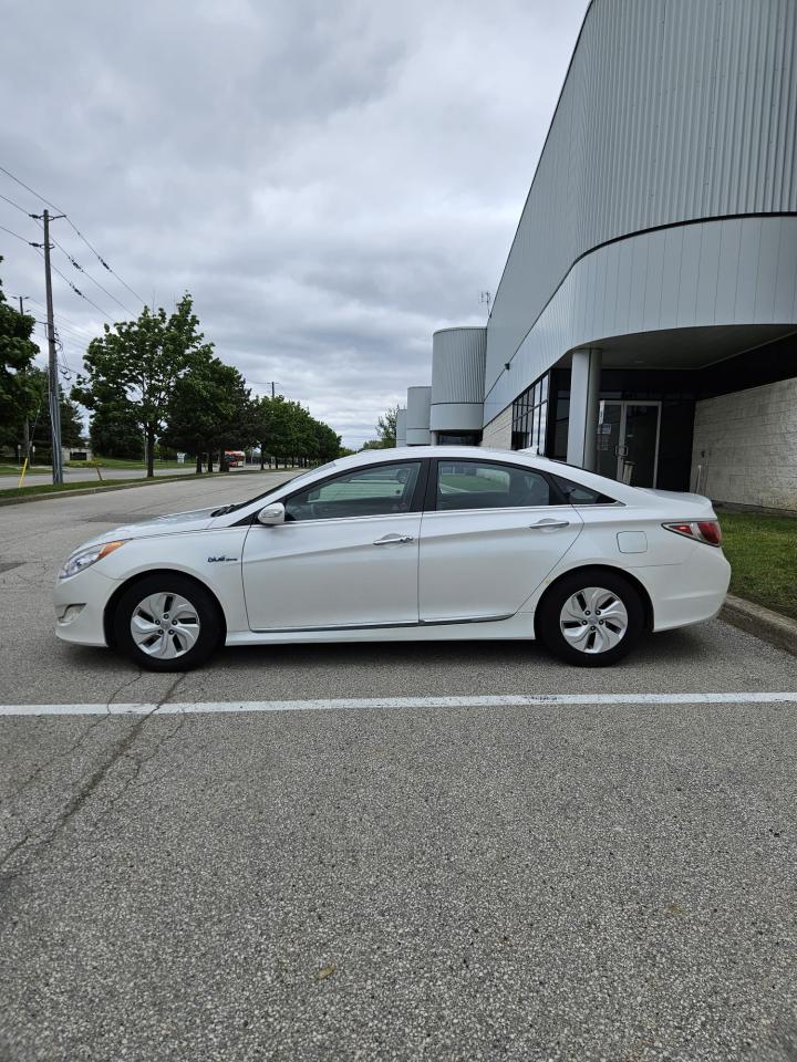 2013 Hyundai Sonata Hybrid Electric and Gas - Photo #12