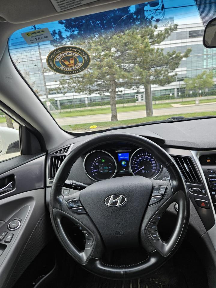 2013 Hyundai Sonata Hybrid Electric and Gas - Photo #18