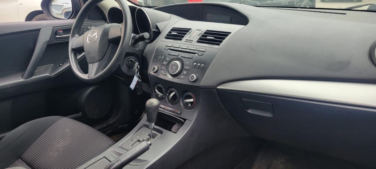 2013 Mazda MAZDA3 GX - Photo #4