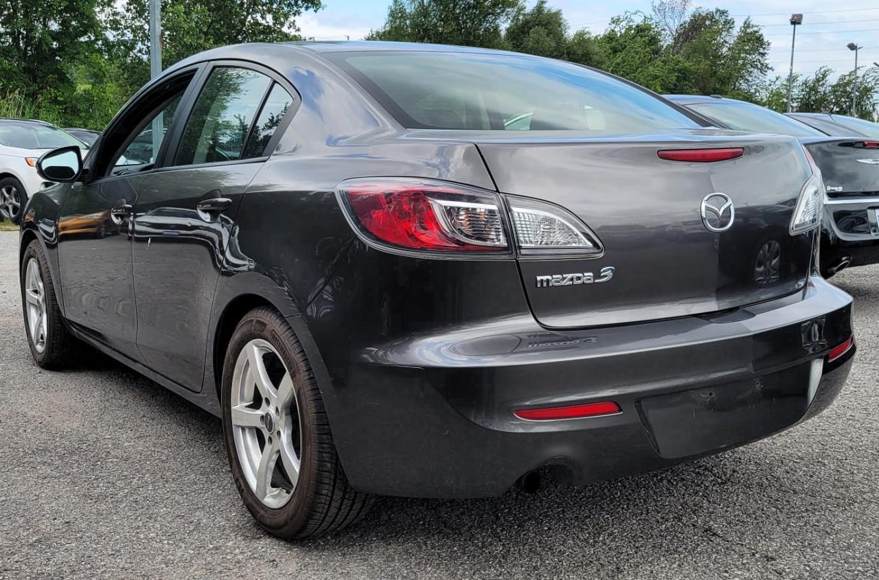 2013 Mazda MAZDA3 GX - Photo #4