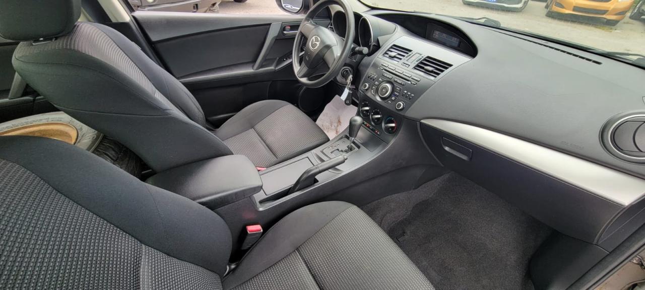2013 Mazda MAZDA3 GX - Photo #6