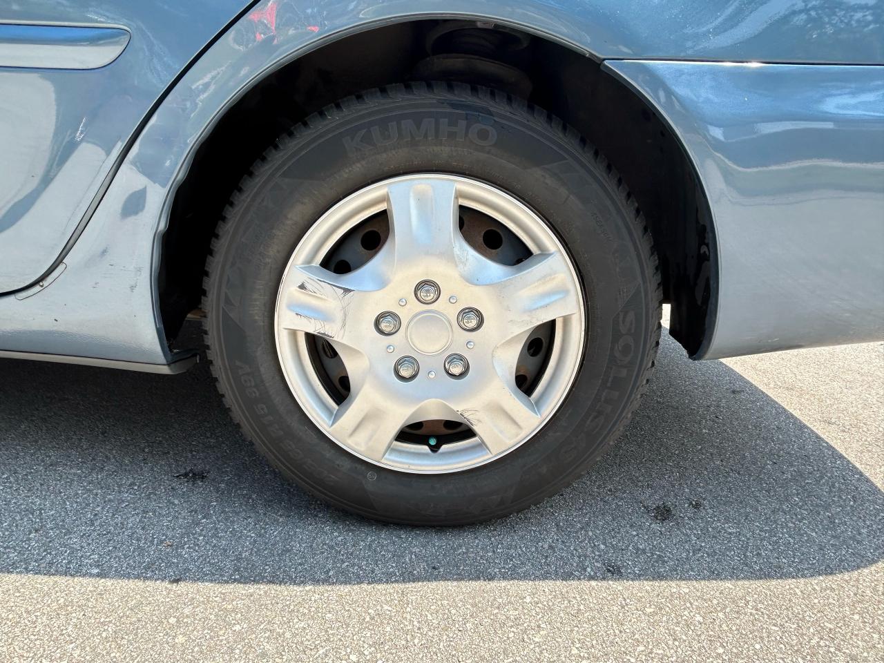 2002 Toyota Camry LE - Photo #12