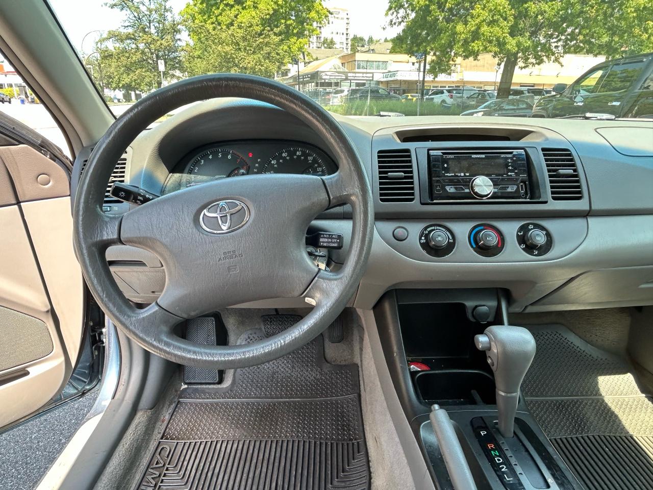 2002 Toyota Camry LE - Photo #11