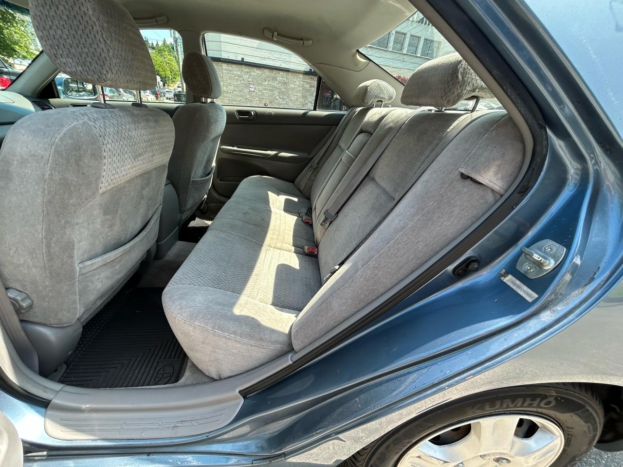 2002 Toyota Camry LE - Photo #10