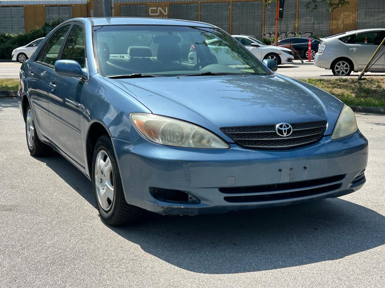 2002 Toyota Camry LE - Photo #4