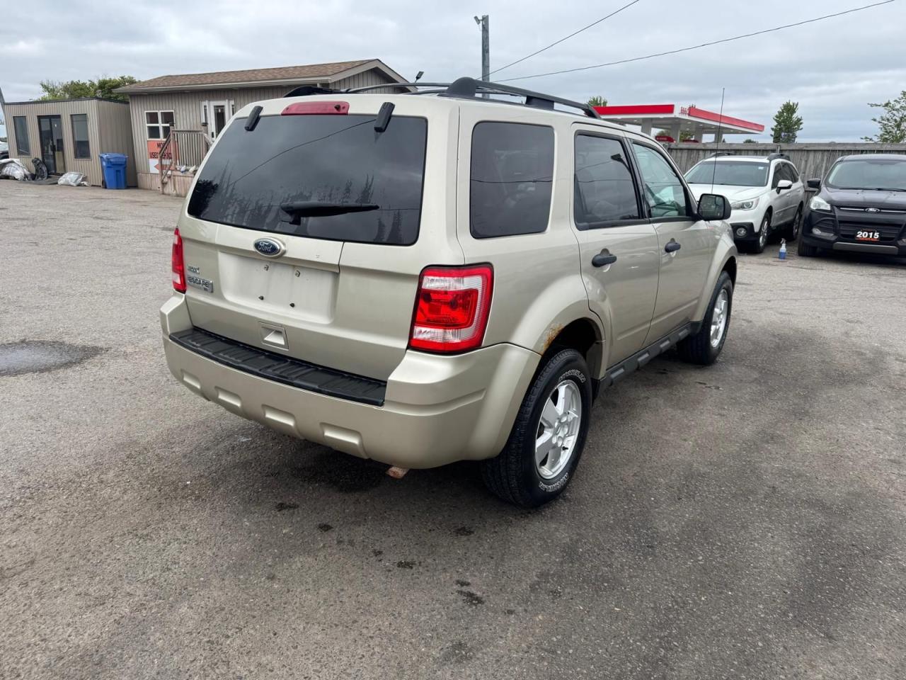 2010 Ford Escape XLT, AUTO, 4 CYL, ONLY 78,000KMS, CERTIFIED - Photo #5