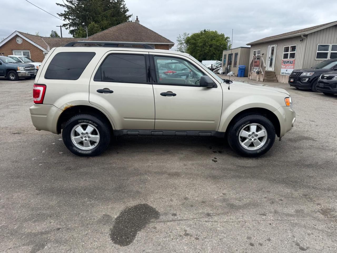 2010 Ford Escape XLT, AUTO, 4 CYL, ONLY 78,000KMS, CERTIFIED - Photo #6