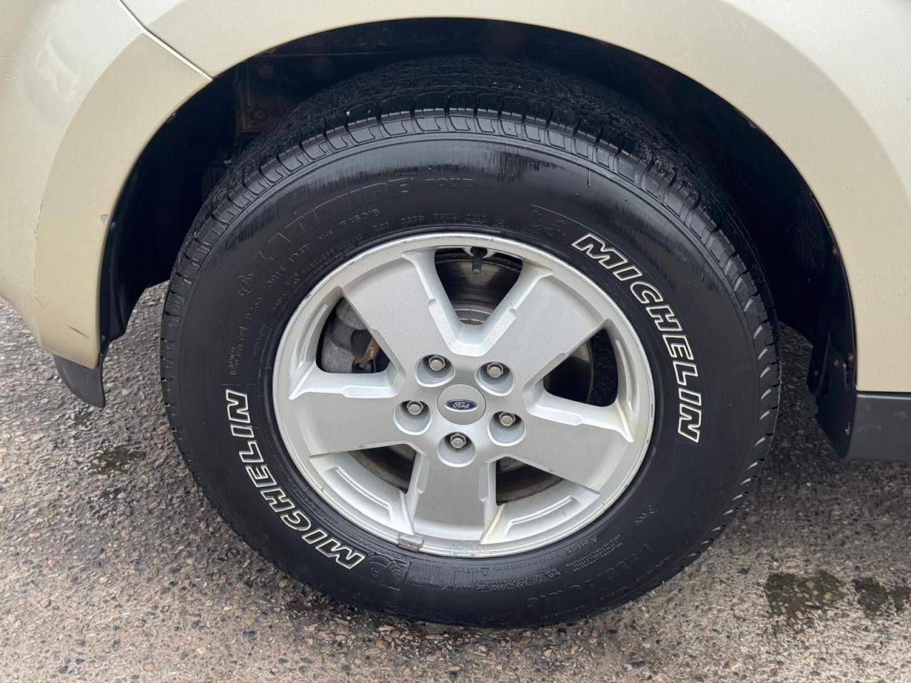 2010 Ford Escape XLT, AUTO, 4 CYL, ONLY 78,000KMS, CERTIFIED - Photo #9
