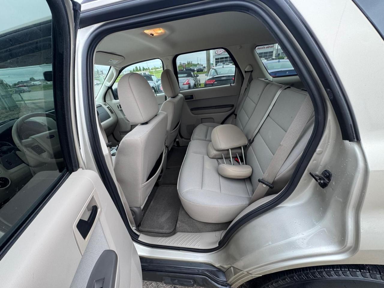 2010 Ford Escape XLT, AUTO, 4 CYL, ONLY 78,000KMS, CERTIFIED - Photo #14