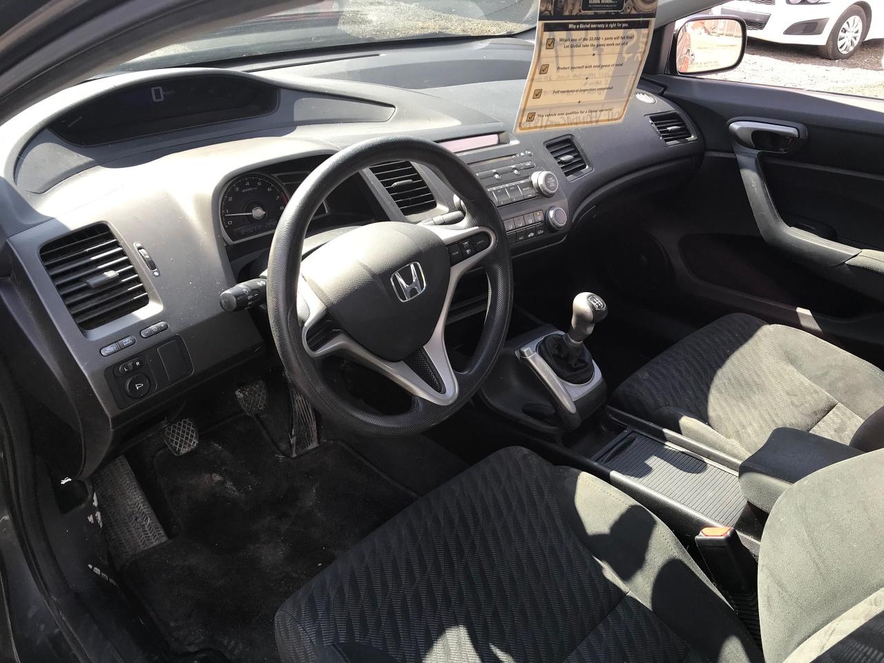 2011 Honda Civic Coupe DXG - Photo #11