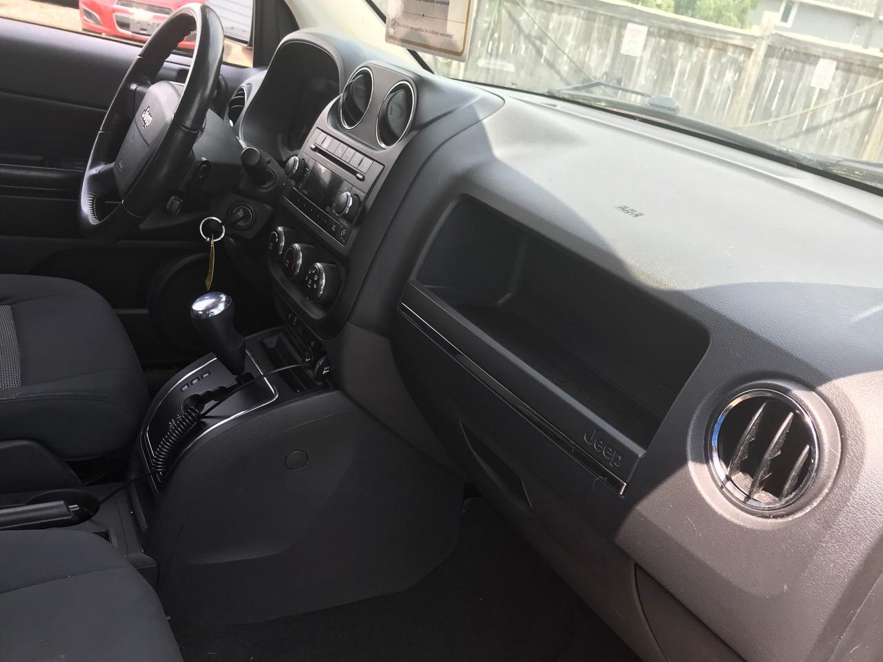 2010 Jeep Compass North Edition - Photo #19