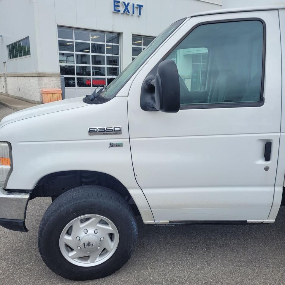 2011 Ford E350 SD Base Photo23