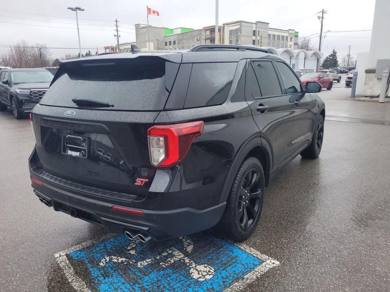 2022 Ford Explorer ST Photo25