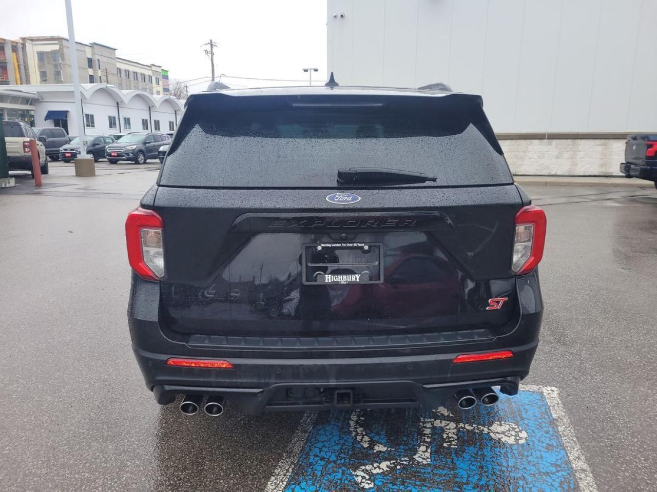 2022 Ford Explorer ST Photo24