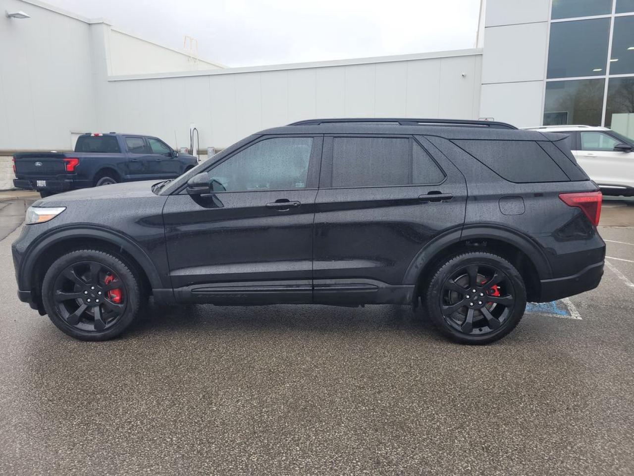 2022 Ford Explorer ST Photo22