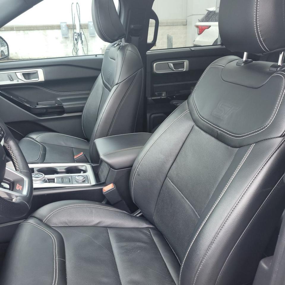 2022 Ford Explorer ST Photo30