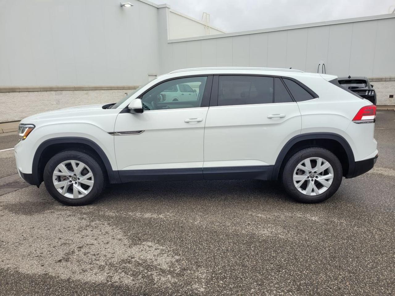 2023 Volkswagen Atlas Cross Sport Trendline Photo19