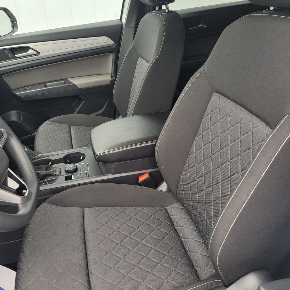 2023 Volkswagen Atlas Cross Sport Trendline Photo31