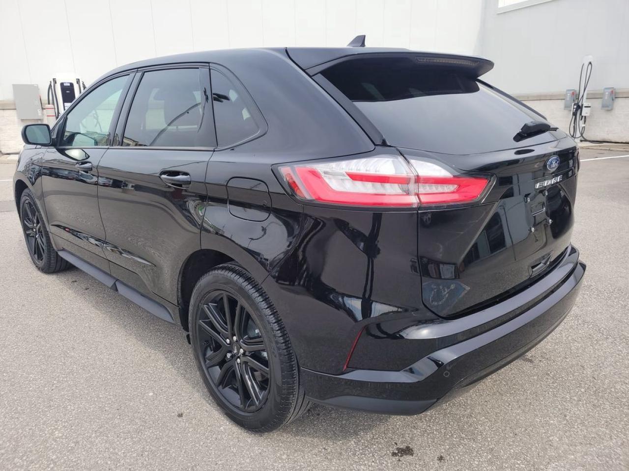 2024 Ford Edge ST Line Photo21