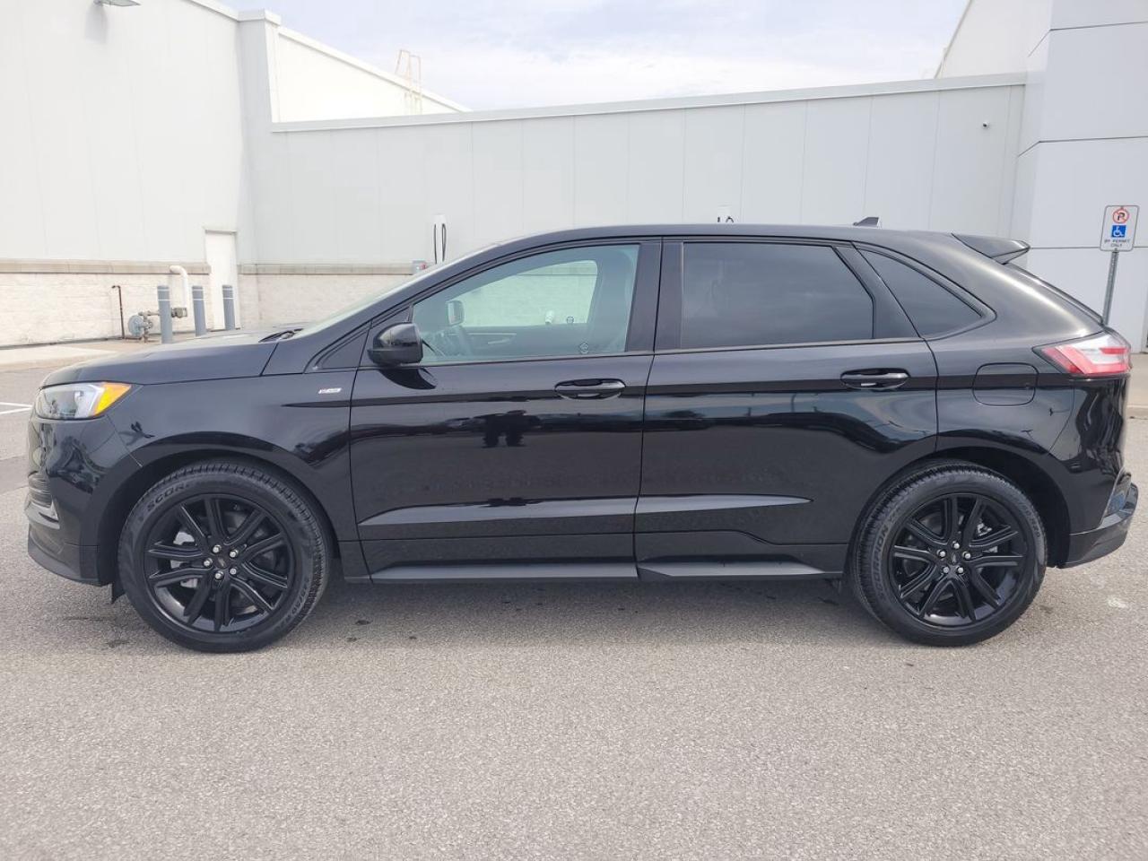 2024 Ford Edge ST Line Photo2