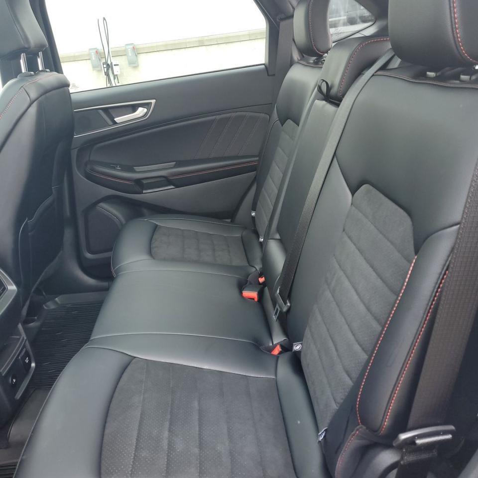 2024 Ford Edge ST Line Photo28