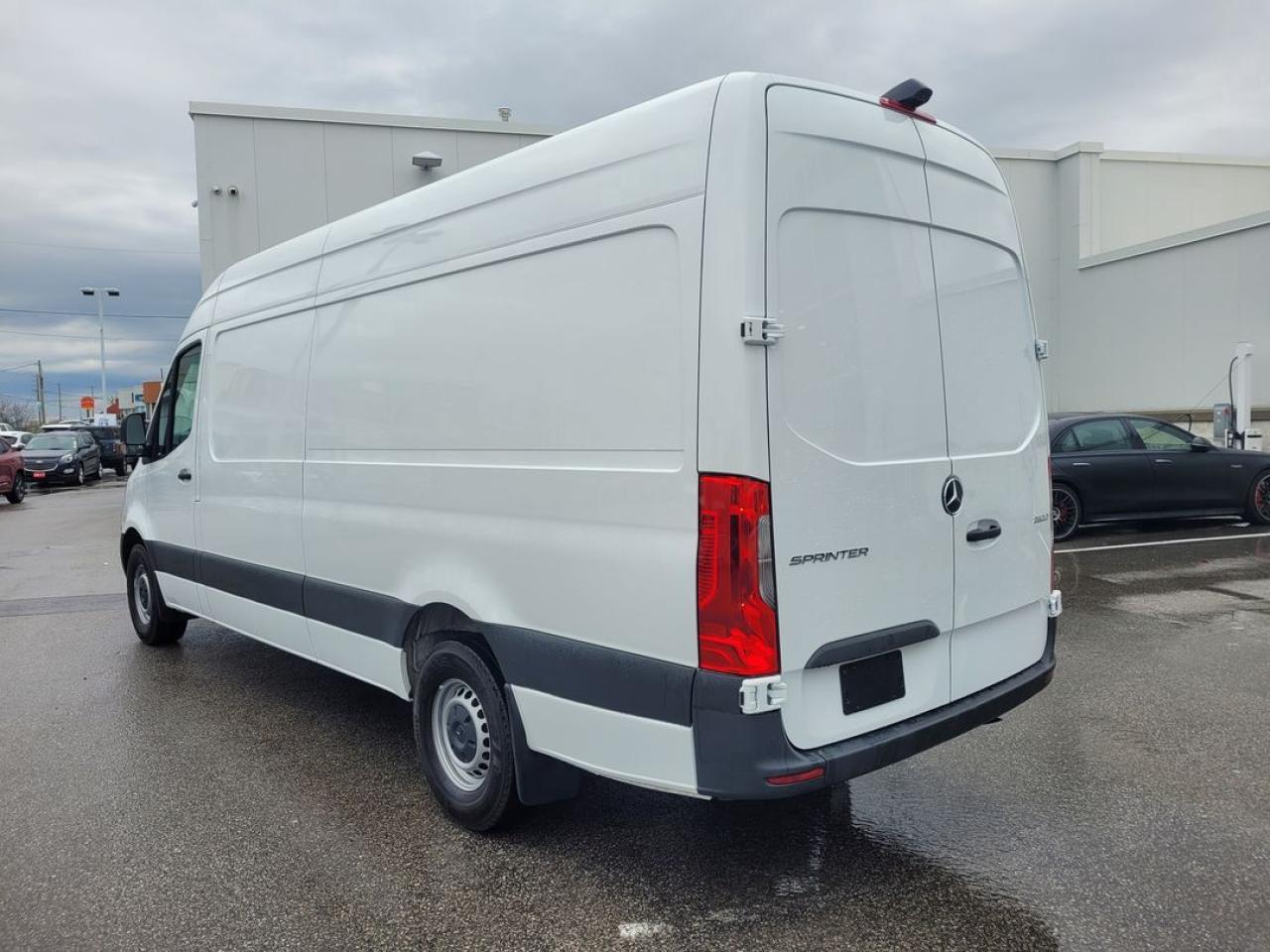2023 Mercedes-Benz Sprinter 2500 Photo3