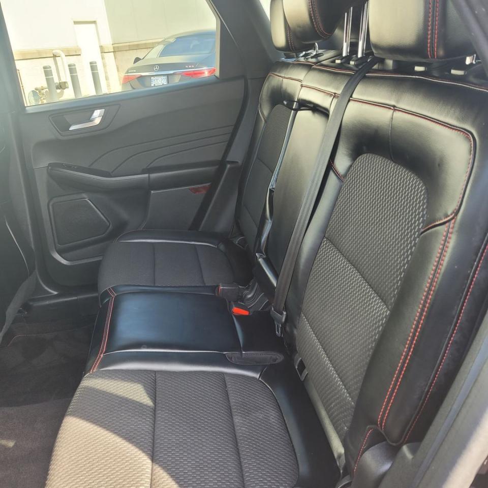 2023 Ford Escape ST-Line Select Photo27