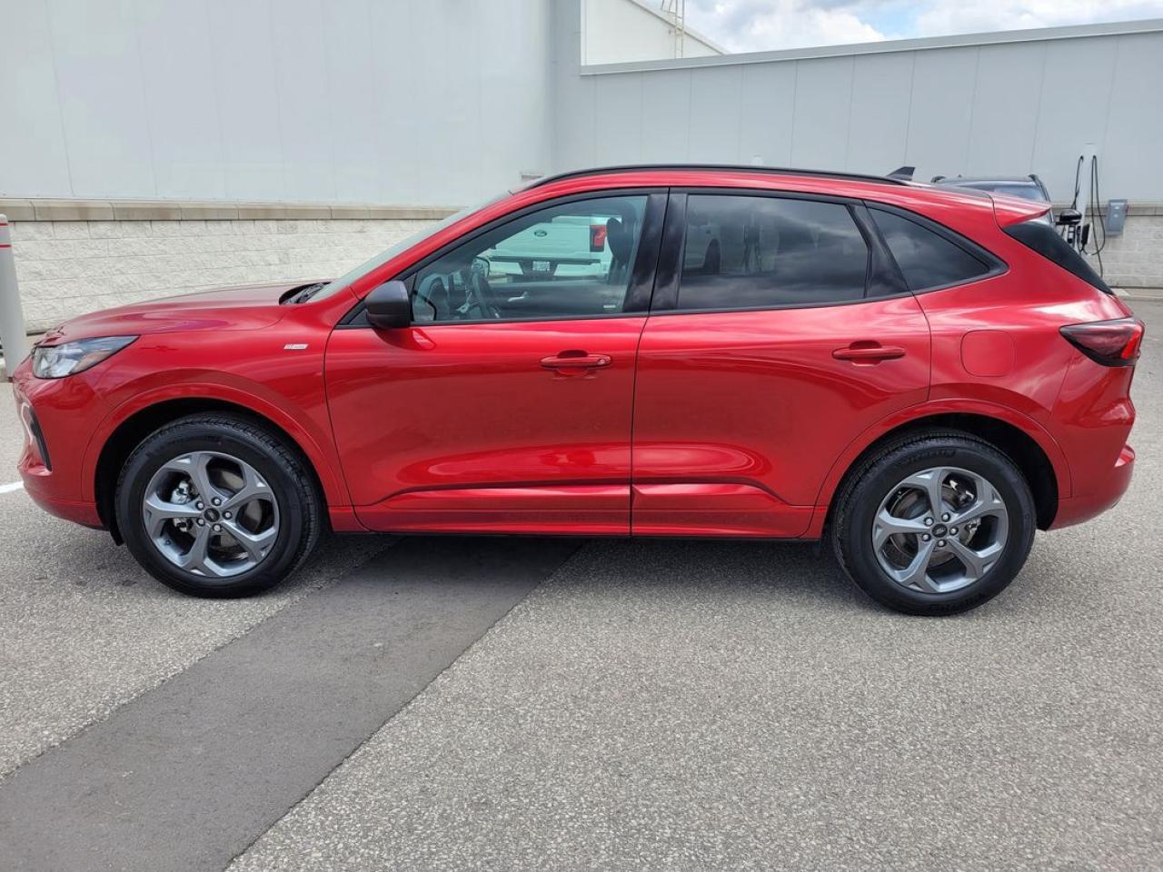 2024 Ford Escape ST-Line Photo2