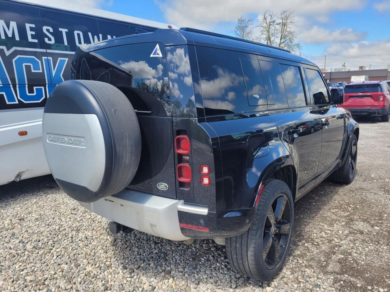 2022 Land Rover Defender 110 XS Edition Photo9