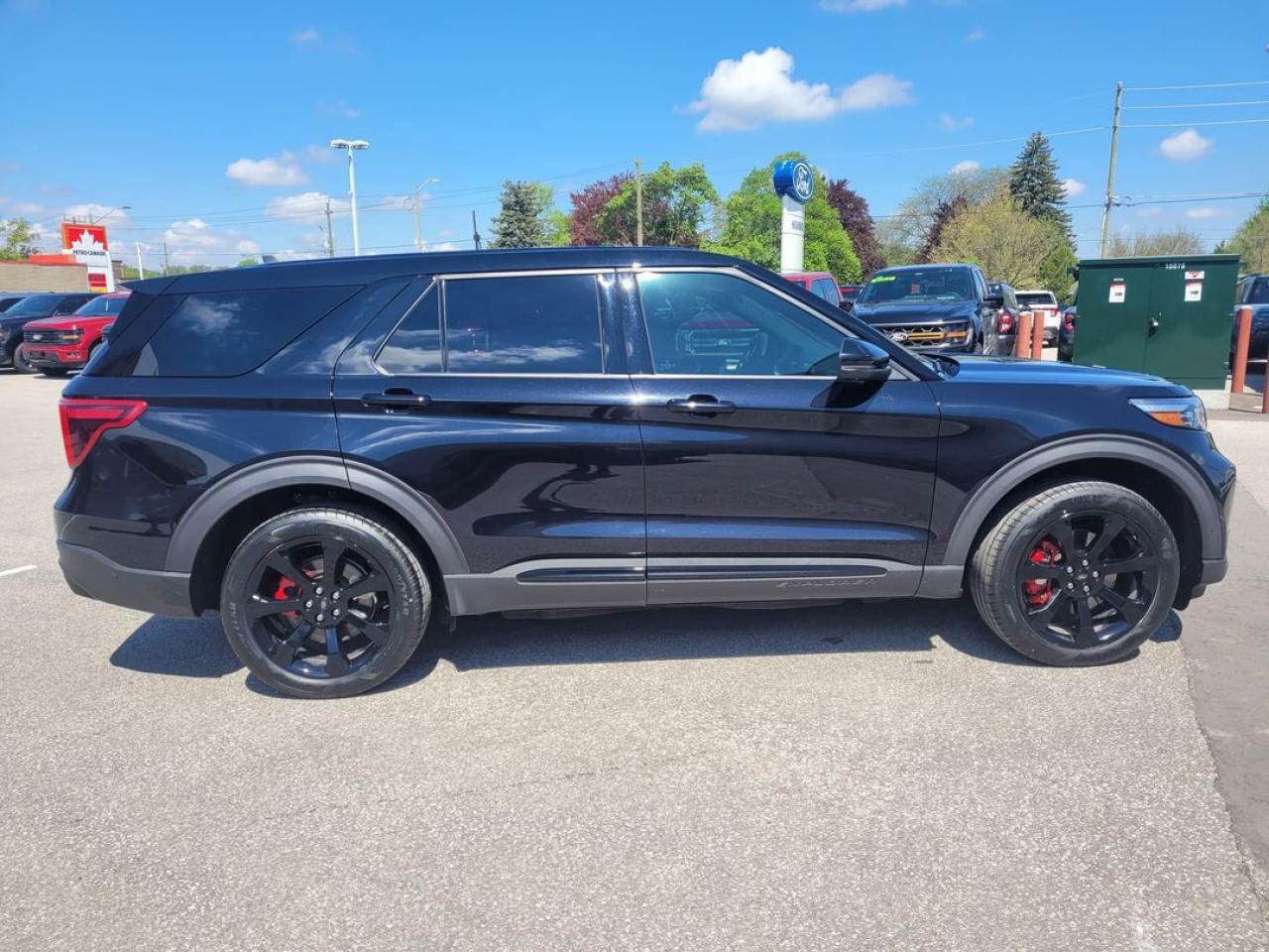 2021 Ford Explorer ST Photo27
