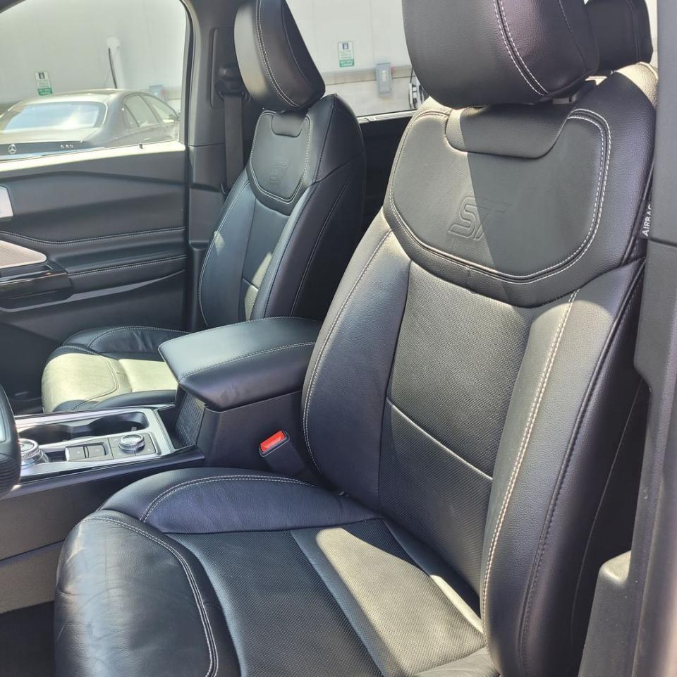 2021 Ford Explorer ST Photo9