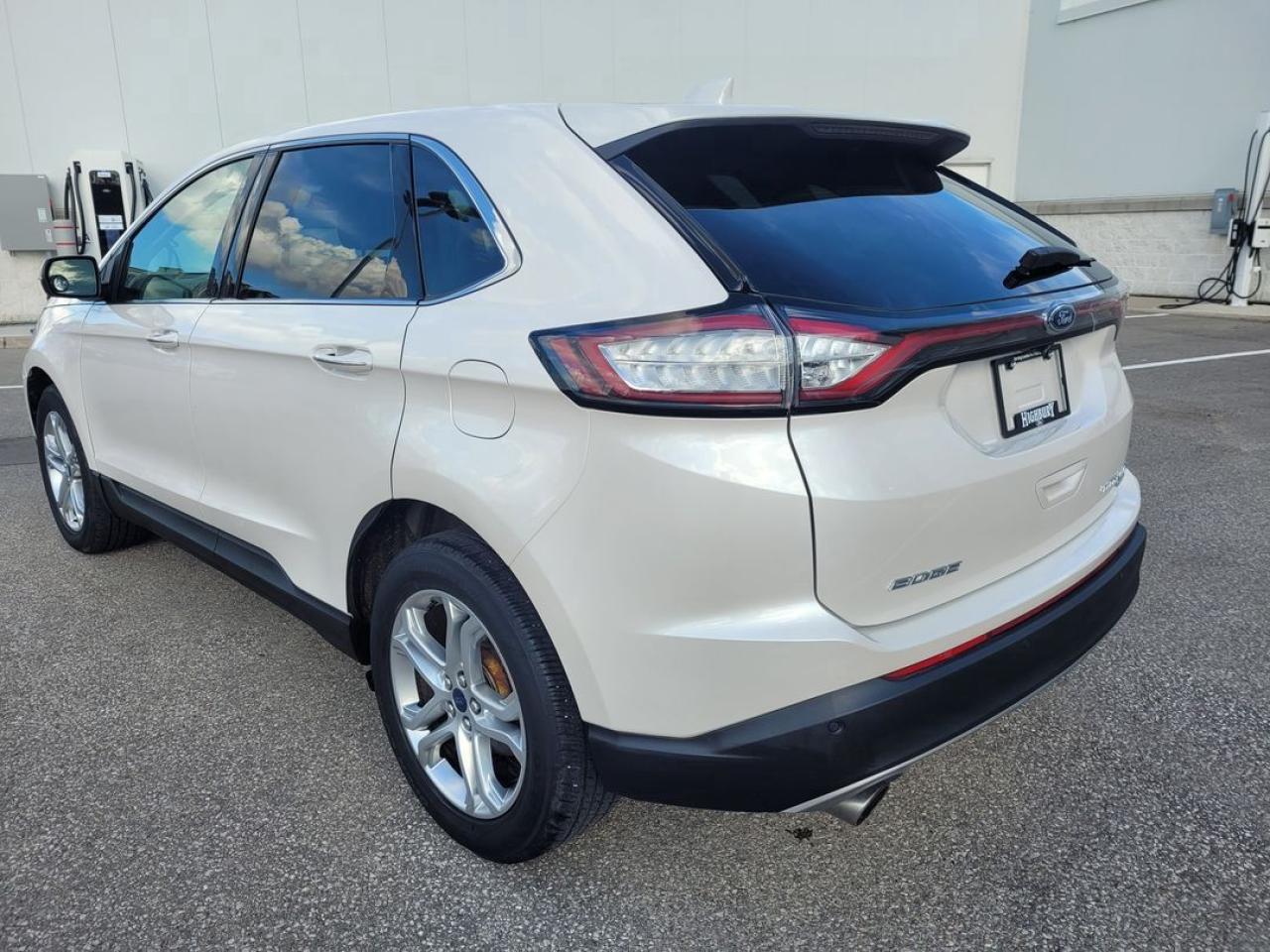 2018 Ford Edge Titanium Photo22