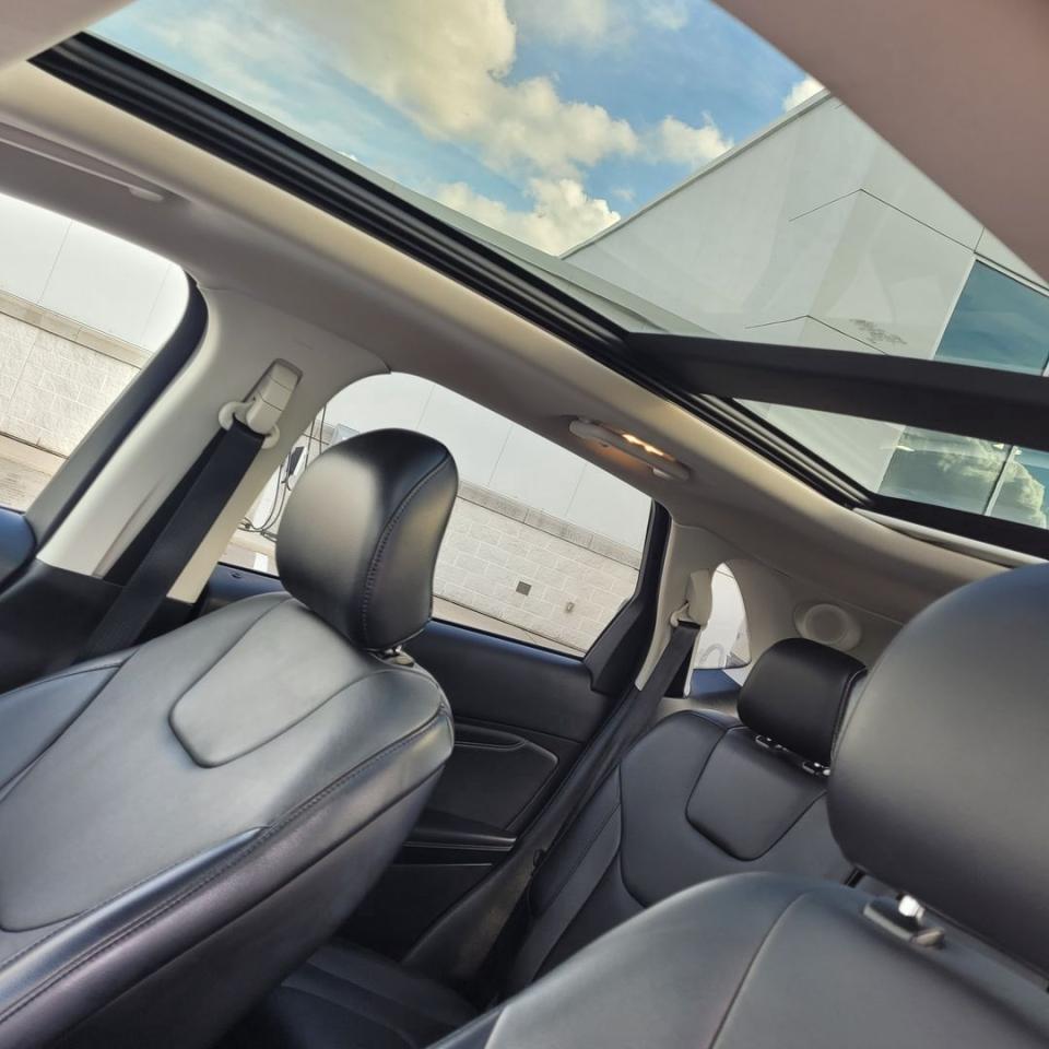 2018 Ford Edge Titanium Photo32