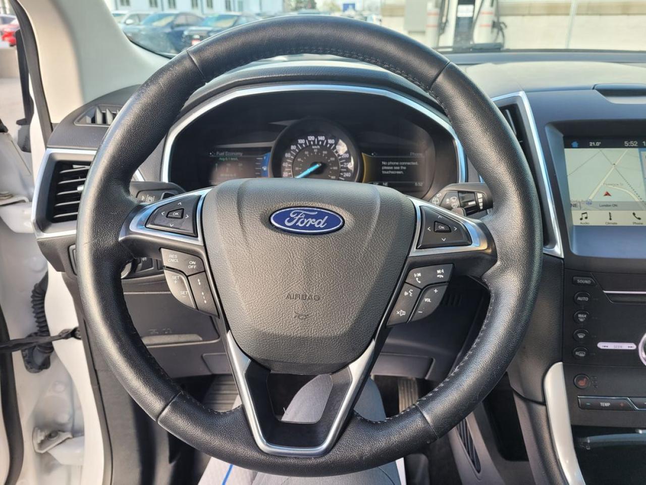 2018 Ford Edge Titanium Photo34
