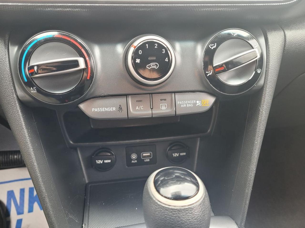 2018 Hyundai KONA Essential Photo32