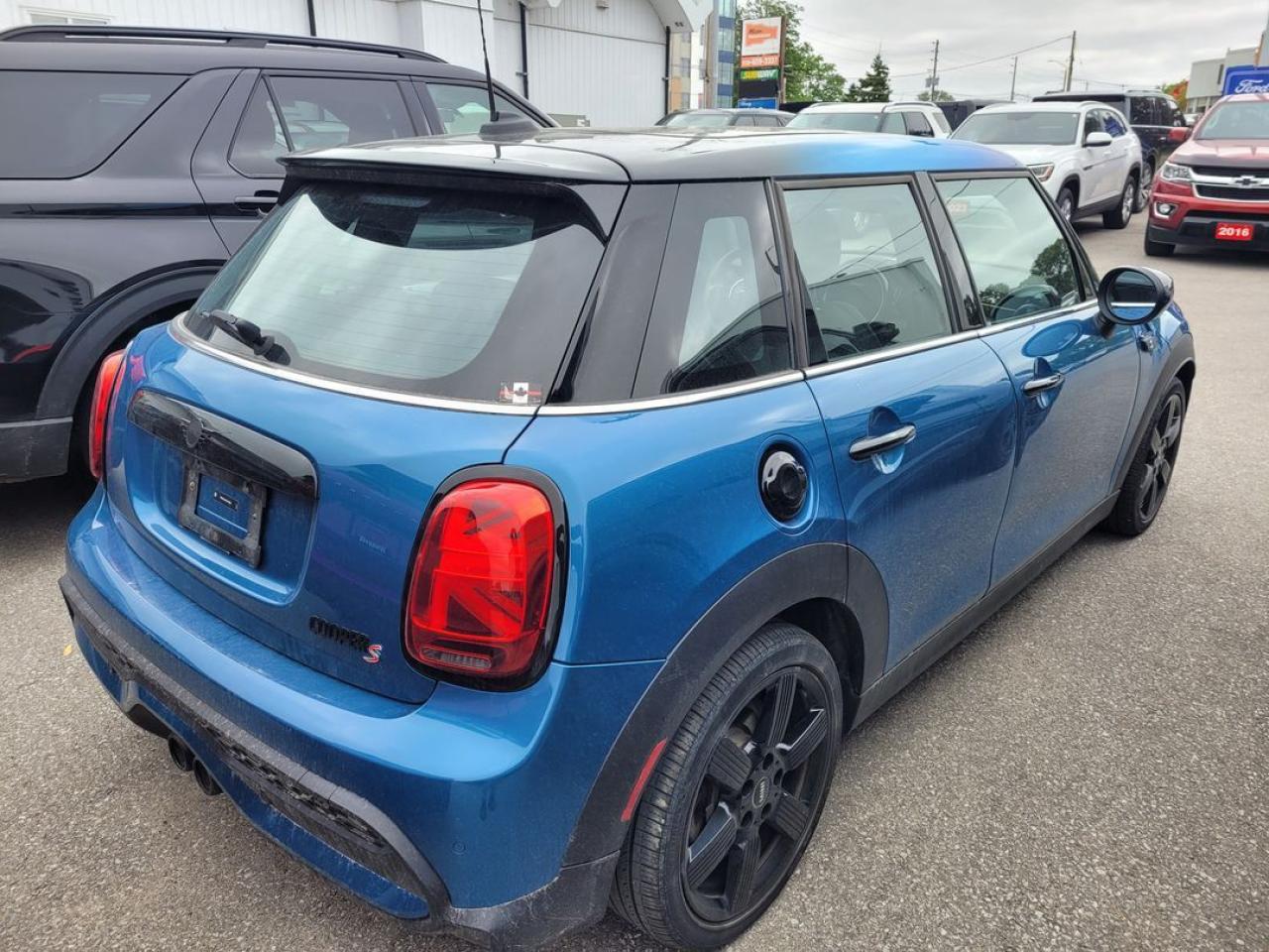 2024 MINI Cooper S Base Photo9