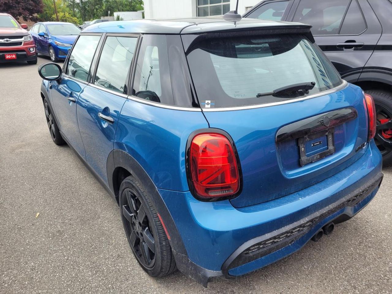 2024 MINI Cooper S Base Photo8