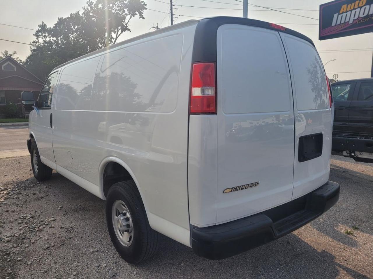 2023 Chevrolet Express 2500 Work Van Photo9