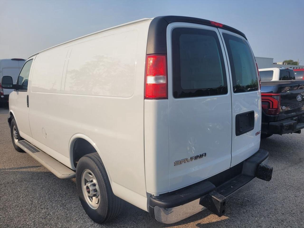 2023 GMC Savana 2500 Work Van Photo2
