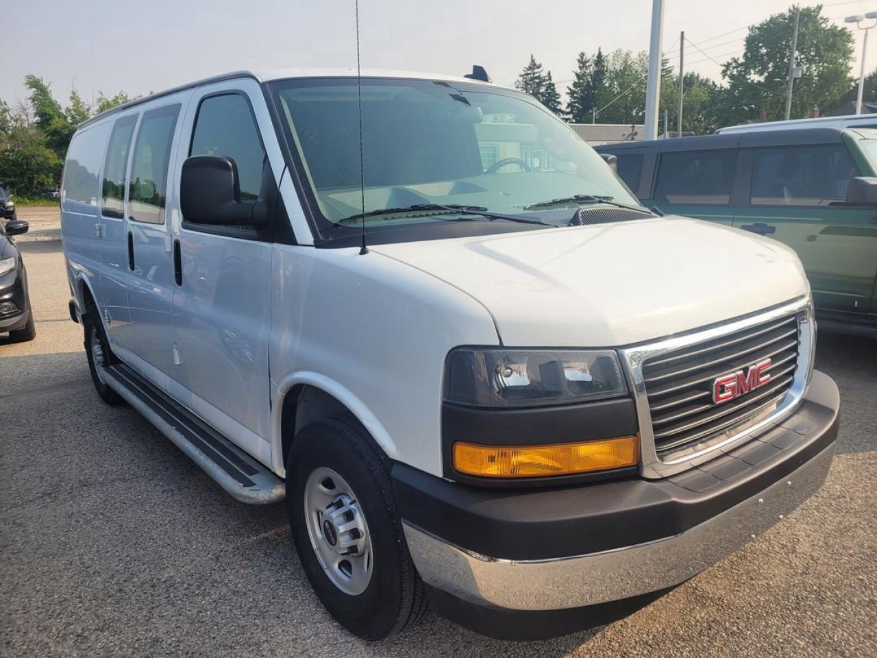 2023 GMC Savana 2500 Work Van Photo4
