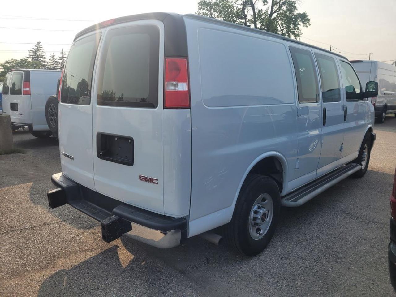 2023 GMC Savana 2500 Work Van Photo9