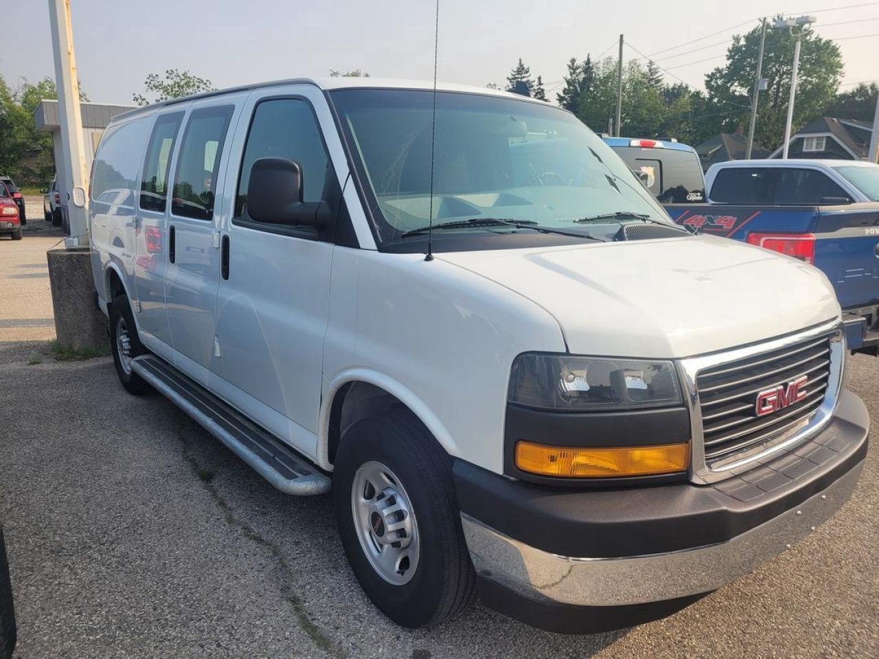 2023 GMC Savana 2500 Work Van Photo10
