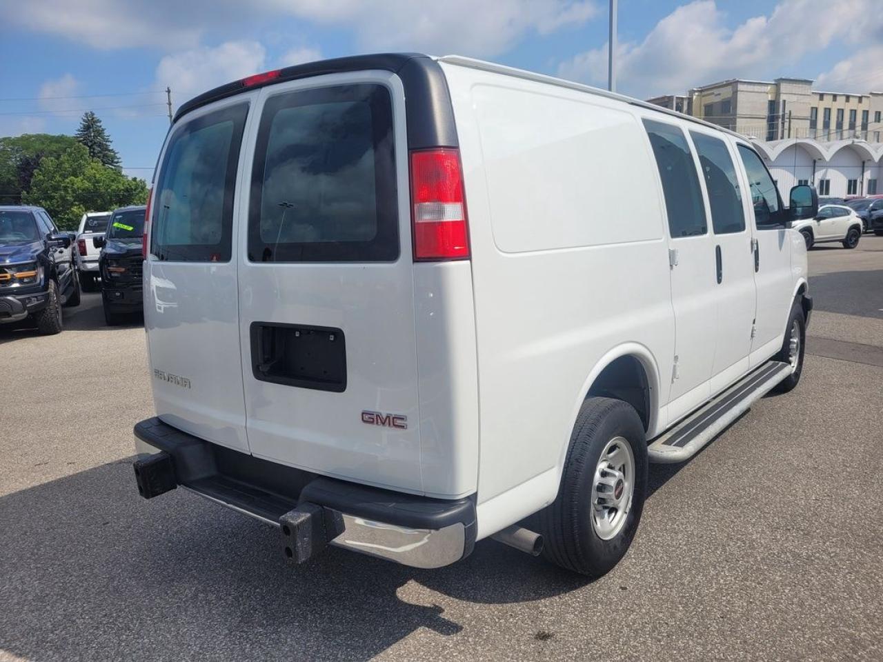 2023 GMC Savana 2500 Work Van Photo5