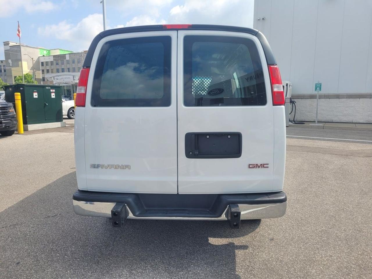 2023 GMC Savana 2500 Work Van Photo4
