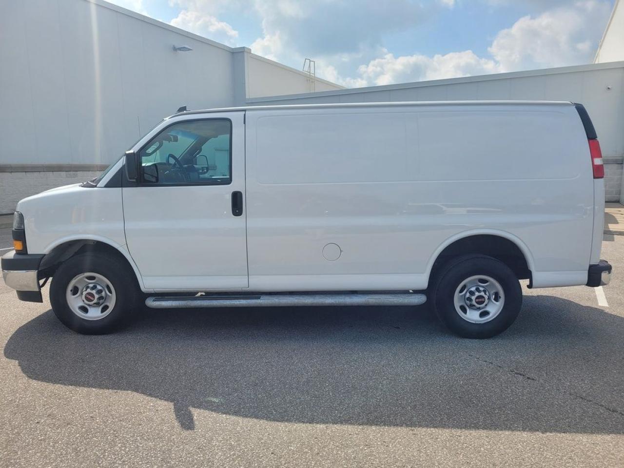 2023 GMC Savana 2500 Work Van Photo2