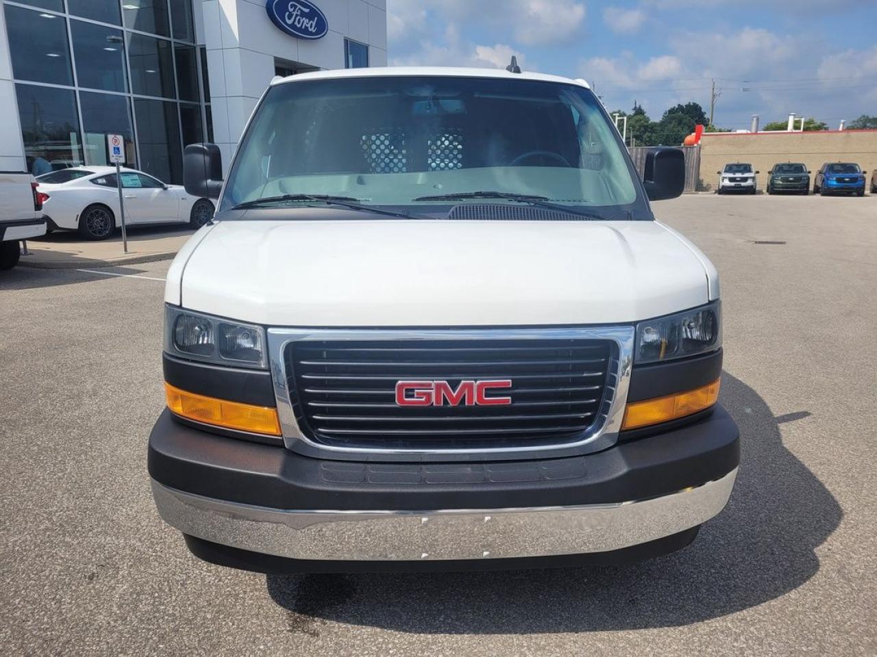 2023 GMC Savana 2500 Work Van Photo8