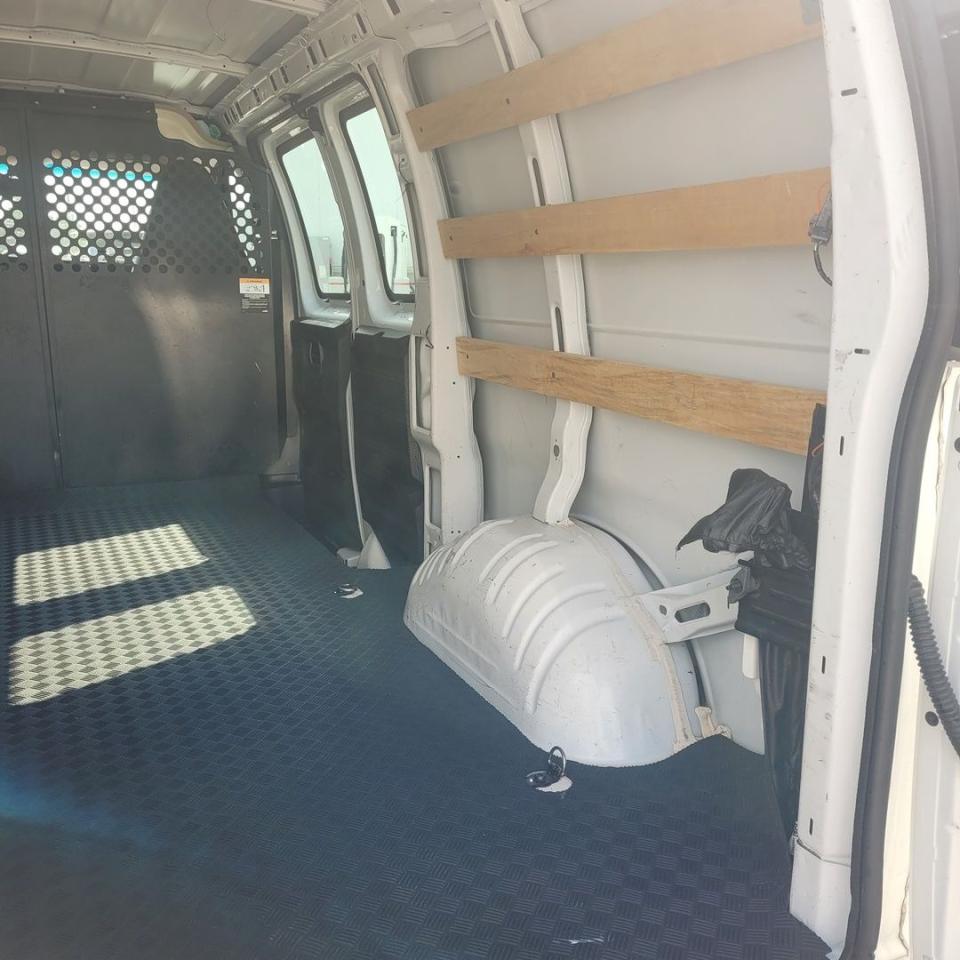 2023 GMC Savana 2500 Work Van Photo15
